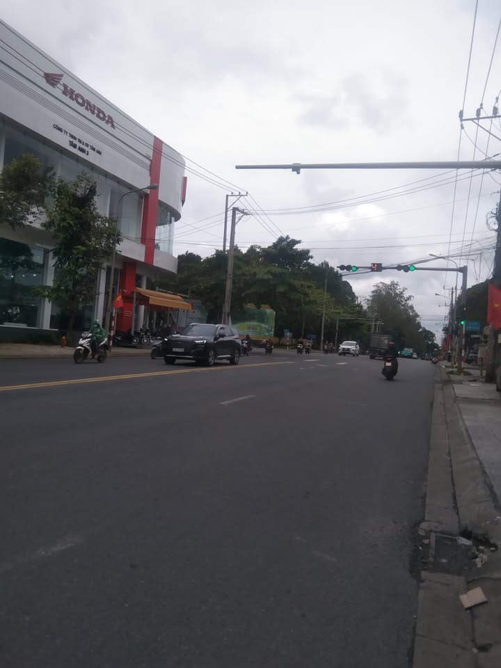 Bán nhà mặt tiền Huỳnh Thúc Kháng Bảo Lộc 162m² giá 4.2 tỷ - Cơ hội đầu tư không thể bỏ lỡ!