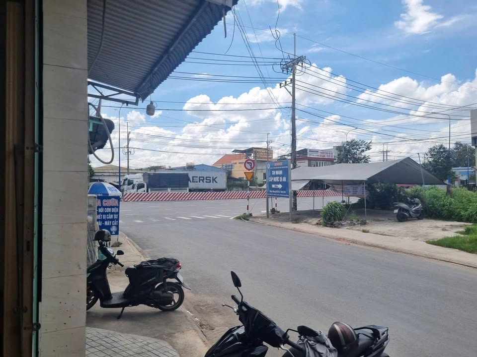 Lô đất 2 mặt tiền D3, Dĩ An 100m² giá 6.5 tỷ - Vị trí kinh doanh đắc địa!