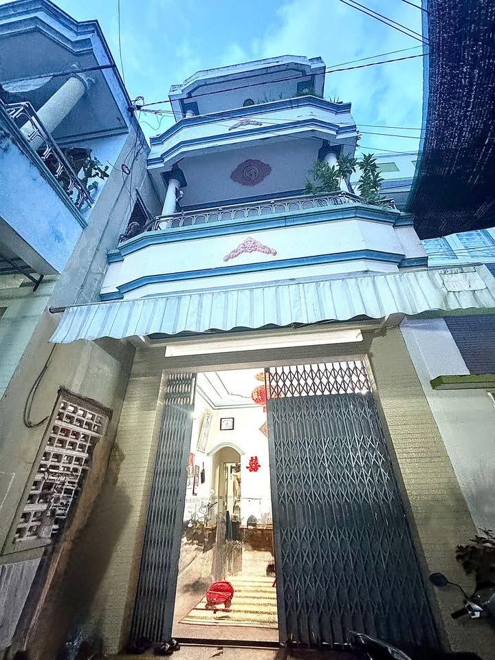 Nhà 3 Tầng Đúc Kiên Cố Vĩnh Phước - 37m² giá 3.7 tỷ - Gần Biển Nha Trang!