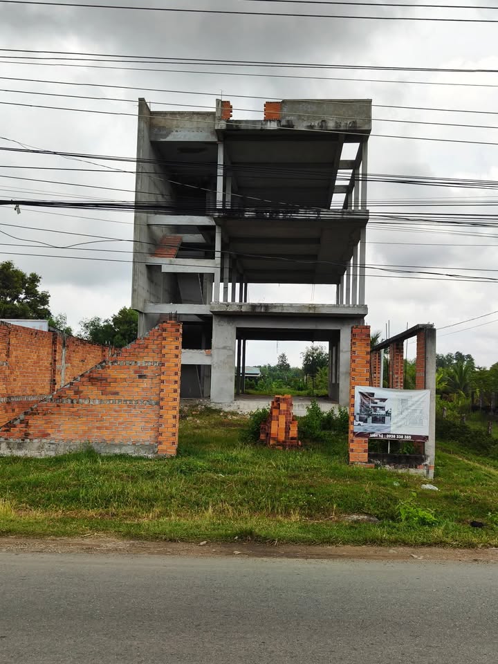 Bán gấp FrontHouse mặt tiền Tôn Đức Thắng, La Gi - 300m² giá 6 tỷ!