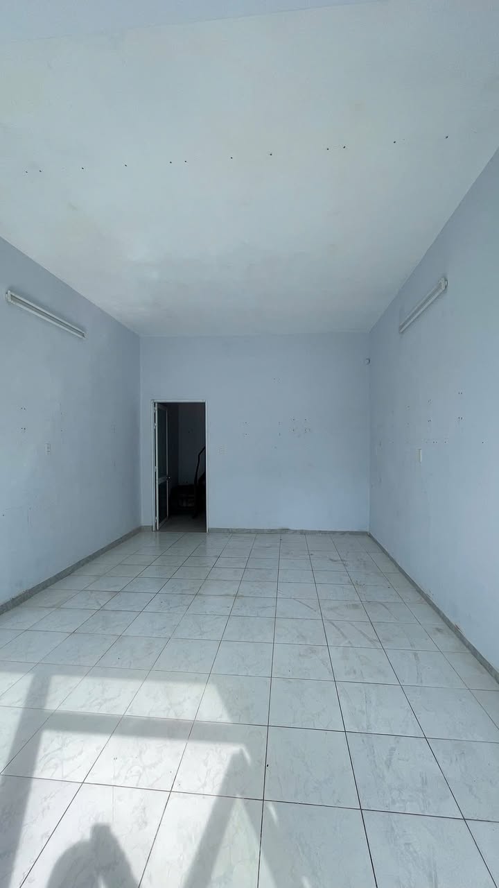 Nhà mặt tiền kinh doanh đường Tây Thạnh, Tân Phú 52m² giá 15 triệu - Dễ dàng kinh doanh ngay!