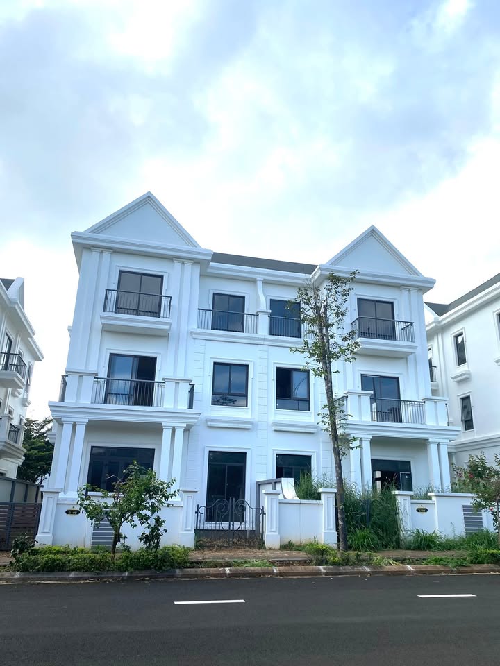 Biệt thự song lập 2 mặt tiền khu đô thị Ecocity Buôn Ma Thuột 250m² giá 12.2 tỷ - Không gian sống xanh đẳng cấp!