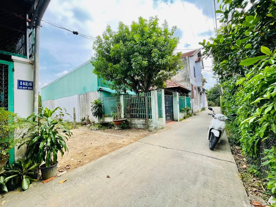Đất nền Hẻm 142 Lê Quý Đôn, Quảng Ngãi 100m² giá chỉ 1.35 tỷ - Vị trí yên tĩnh dễ an cư!