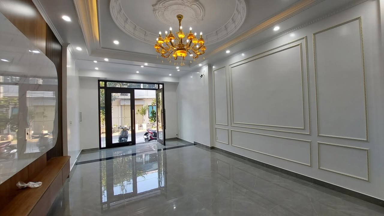 Nhà 4 tầng tại Ngô Gia Tự, Thành Tô, Hải An 76m² giá 10.8 tỷ - Thiết kế hiện đại, thang máy cao cấp!