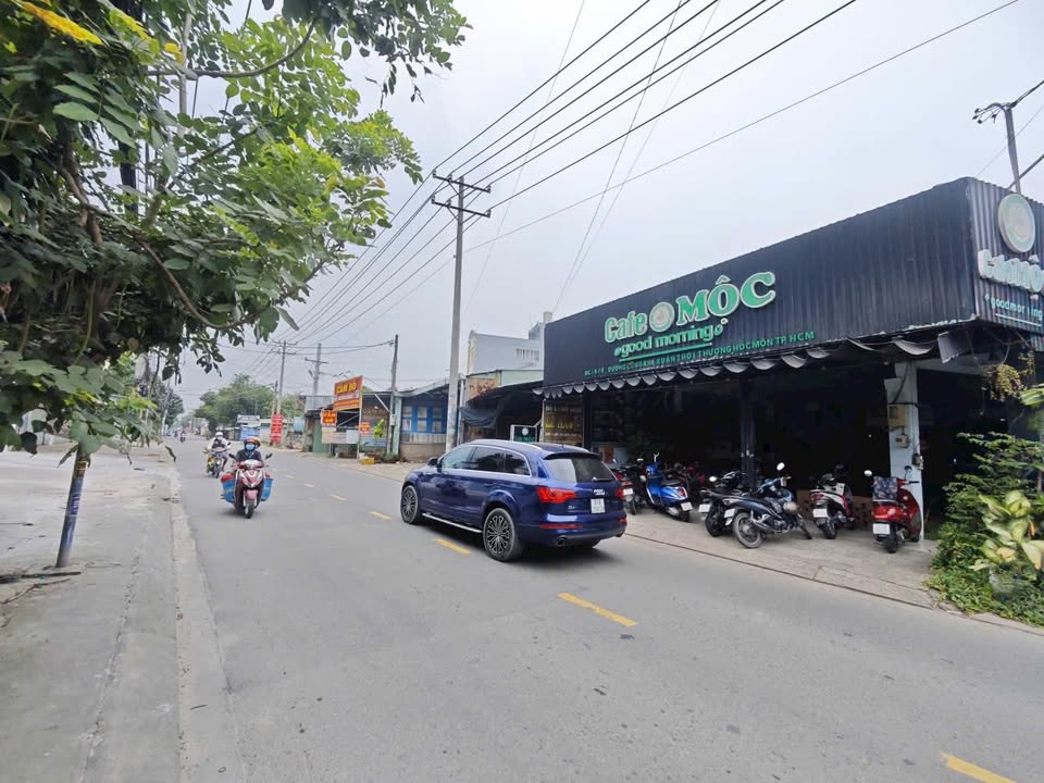 Nhà mặt tiền Dương Công Khi, Hóc Môn 200m² giá 7.6 tỷ - Kinh doanh cafe sẵn