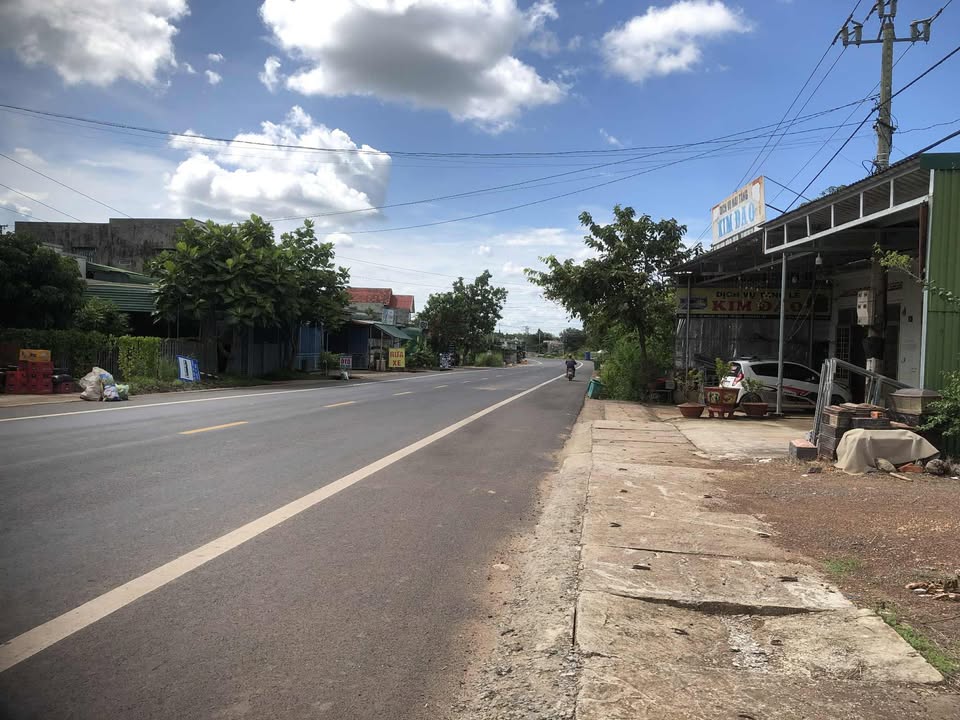 Đất thổ cư mặt tiền thôn 5 xã Ea Wer huyện Buôn Đôn 500m² - Cơ hội kinh doanh tuyệt vời!