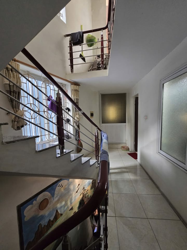 Nhà 3 tầng mặt phố Hàng Kênh, Lê Chân 82m² giá 12.2 tỷ - Đầu tư lý tưởng!