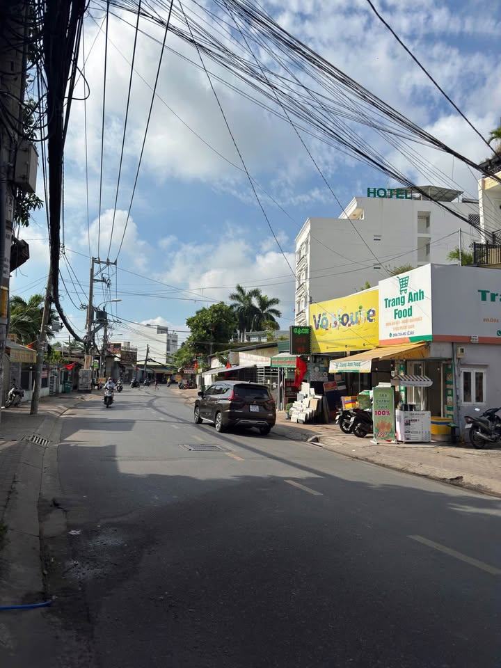 Nhà mặt tiền Đình Phong Phú, Thủ Đức 250m² giá 38.5 tỷ - Cơ hội đầu tư sinh lời cao!