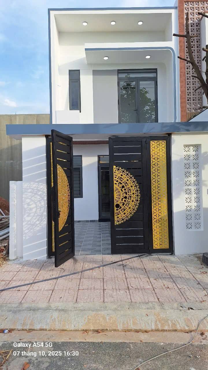 Nhà lầu Mỹ Phước 3, Bến Cát 100m² giá 2.38 tỷ - Chính chủ bán gấp!