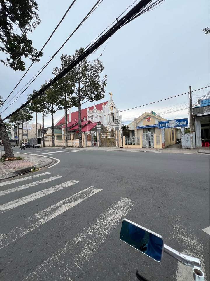 Nhà phố KP6, P2, Mỹ Tho 120m² giá 2.8 tỷ - Sổ đỏ chính chủ, bán gấp!