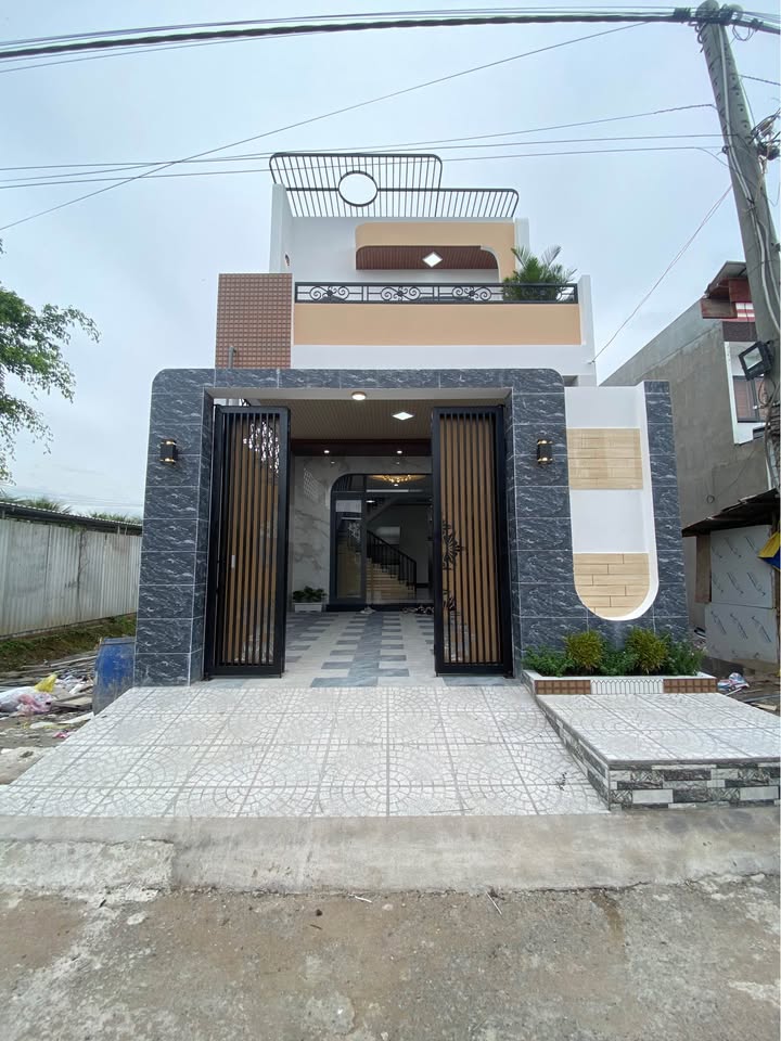 Nhà 1 Trệt 1 Lầu Tại Mỹ Phong 90m² Giá 2.2 Tỷ - Khu Dân Cư Sầm Uất