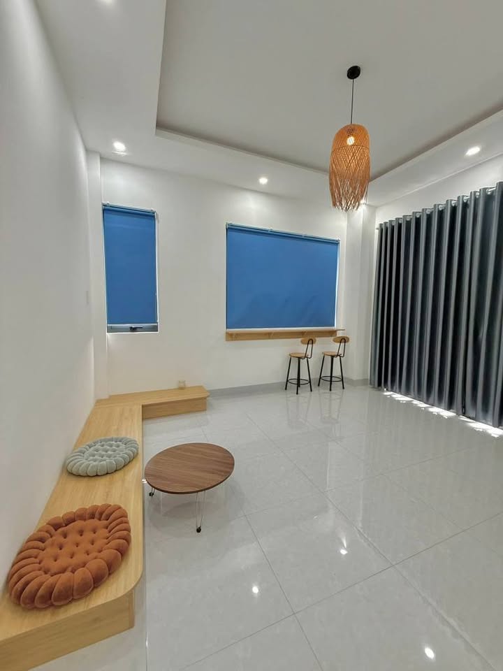 Nhà phố Mỹ Tho 72m² giá 2.4 tỷ - Chính chủ, mới 99%!