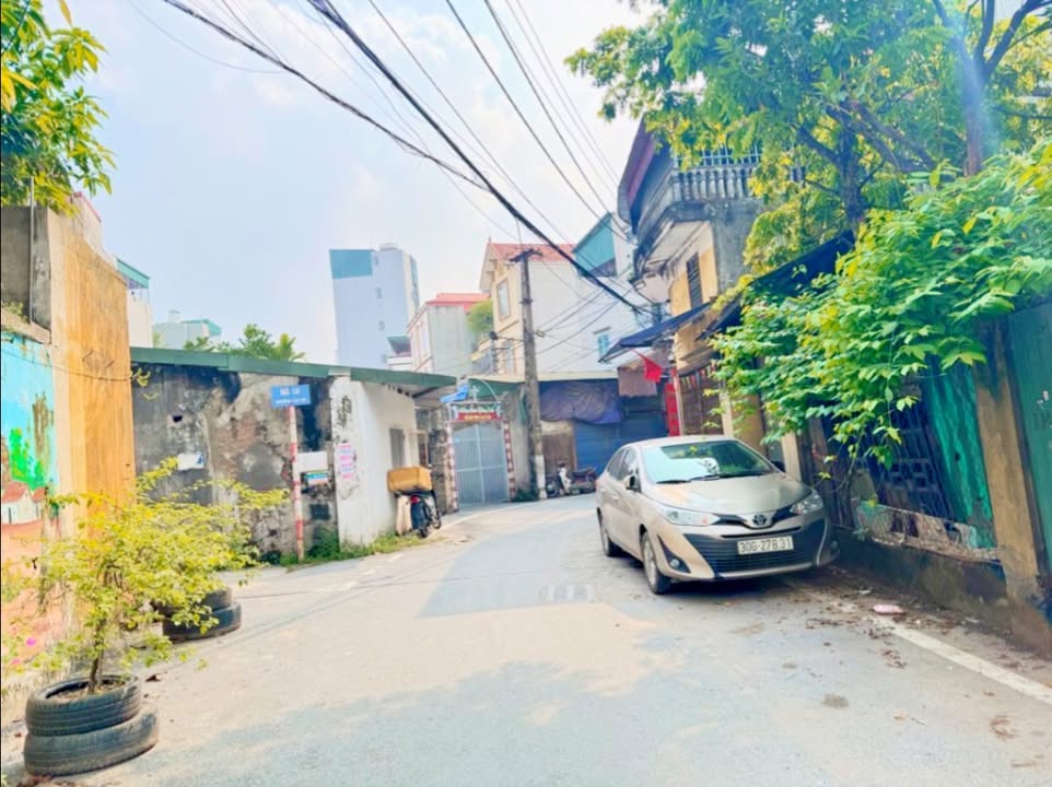 Nhà mặt phố lô góc Kim Chung Hoài Đức 38.5m² giá 8.9 tỷ - Kinh doanh sầm uất!