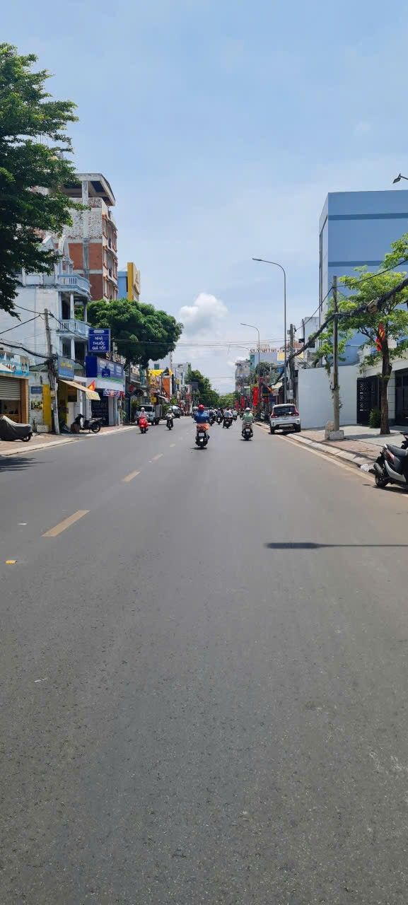 Nhà mặt tiền Trương Công Định, Vũng Tàu 215m² giá 27.5 tỷ - Đầu tư sinh lời ngay!