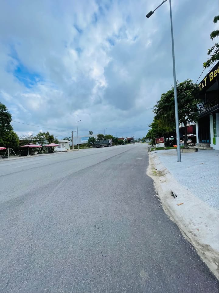 Đất nền 215m² mặt tiền Nguyễn Văn Chính - Giá chỉ 3 tỷ, thương lượng!