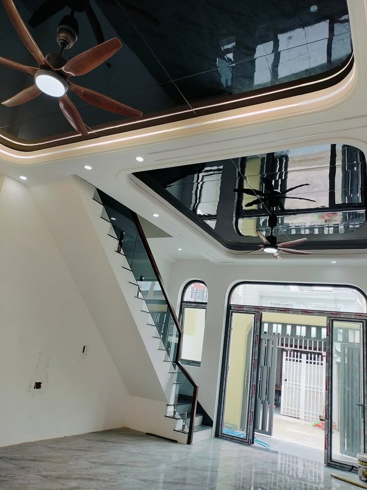 Nhà phố Tân Khánh, Tân Uyên 75m² giá chỉ 2.8 tỷ - Sổ hồng riêng chính chủ!