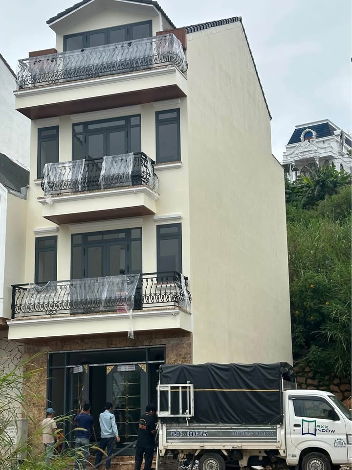 Nhà mặt đường An Sơn Đà Lạt 65m² giá 8.5 tỷ - Ô tô đậu trong nhà