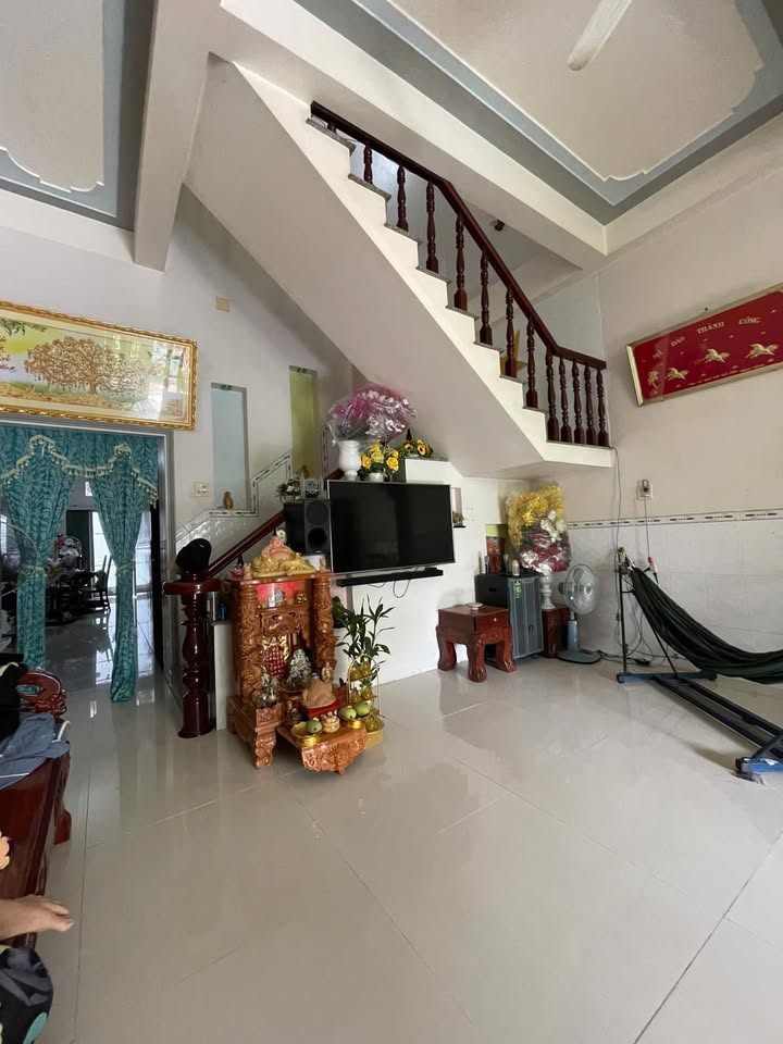 Nhà phố Lấp Vò 100m² giá 3 tỷ - Gần chợ, tiện ích đầy đủ!