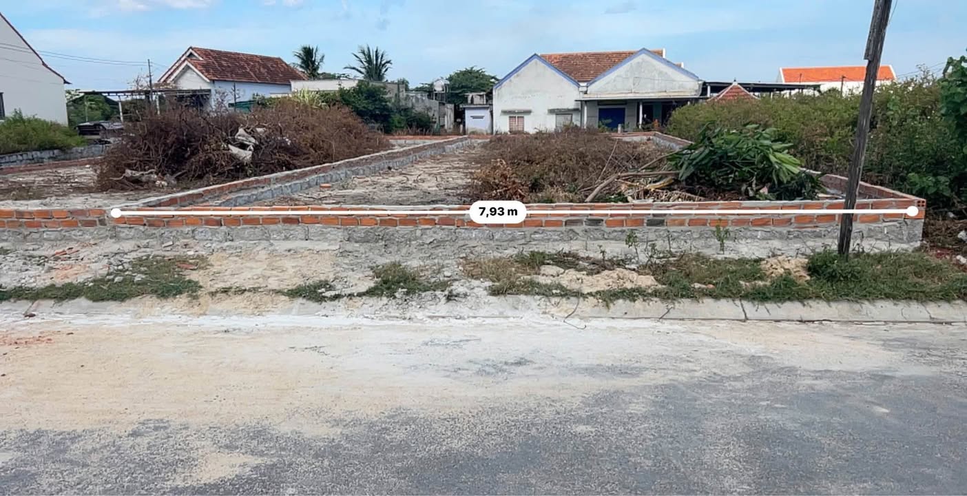 Đất nền Bình Tây 8, Đông Ninh Hòa, 194m² giá 2.2 tỷ - Cách biển Dốc Lết chỉ 900m!