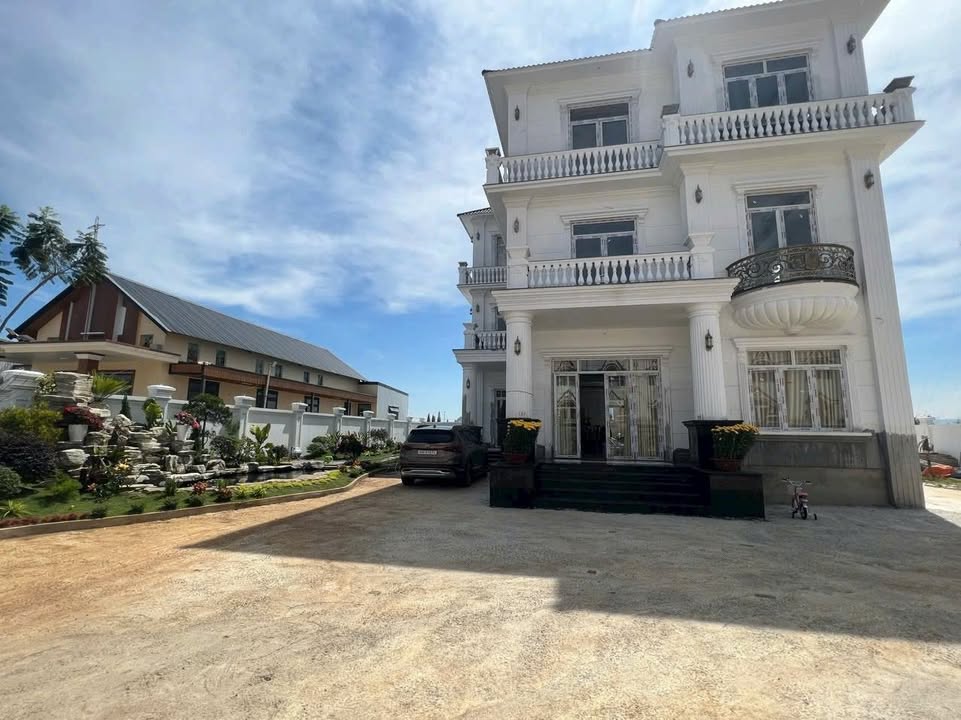 Biệt thự phường 3 Bảo Lộc 1200m² giá 22 tỷ - Sẵn sàng trao chìa khóa!