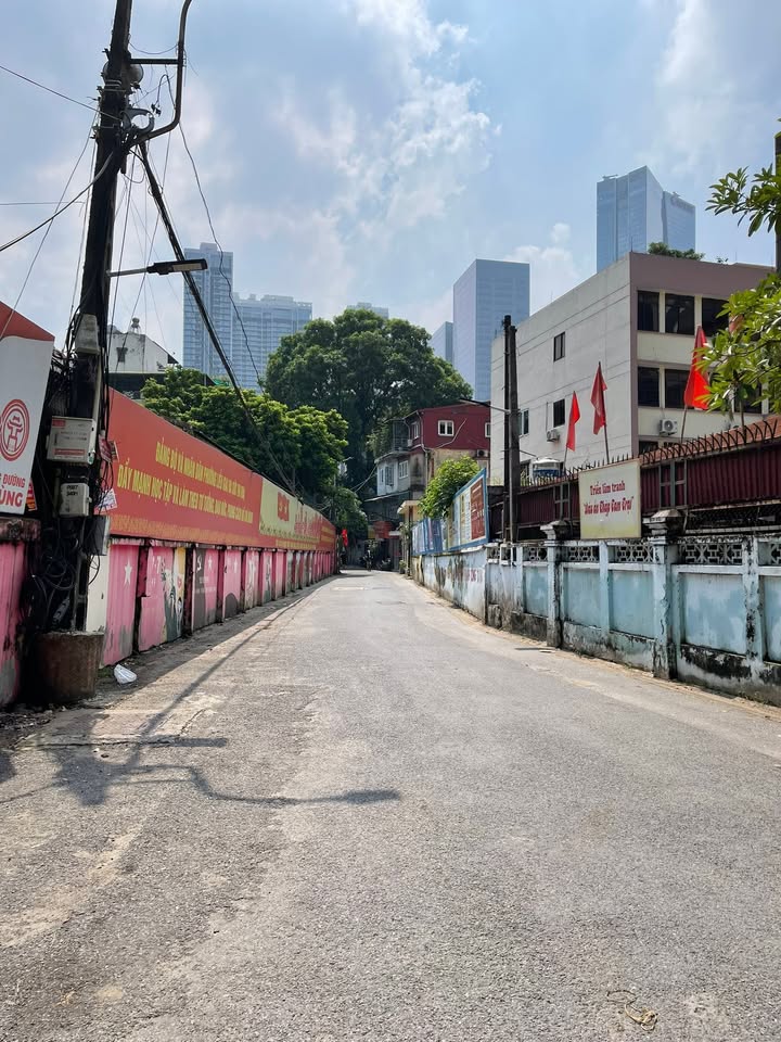 Nhà phố Quần Ngựa, Ba Đình 83m² giá 18 tỷ - Không gian sống đậm chất Việt!