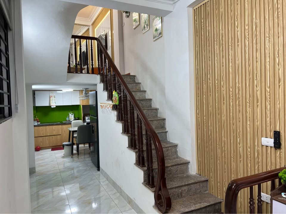 Nhà phố Lĩnh Nam 26m² giá 5 tỷ - Vị trí đẹp, giao dịch nhanh!