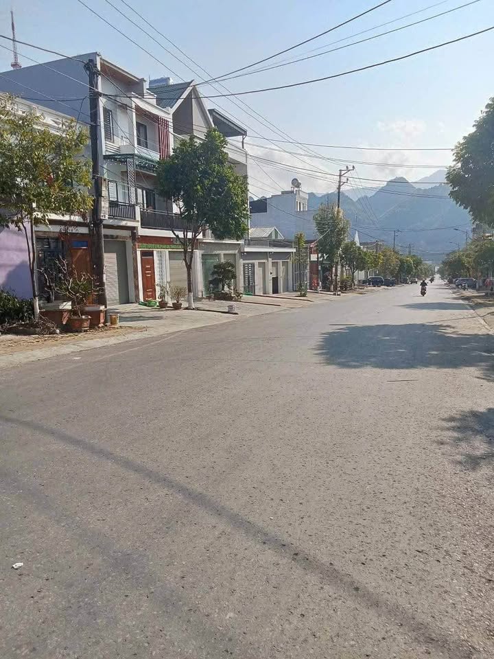 Đất nền 2 lô liền kề đường Nguyễn Chí Thanh 210m² - Giá thỏa thuận hấp dẫn!