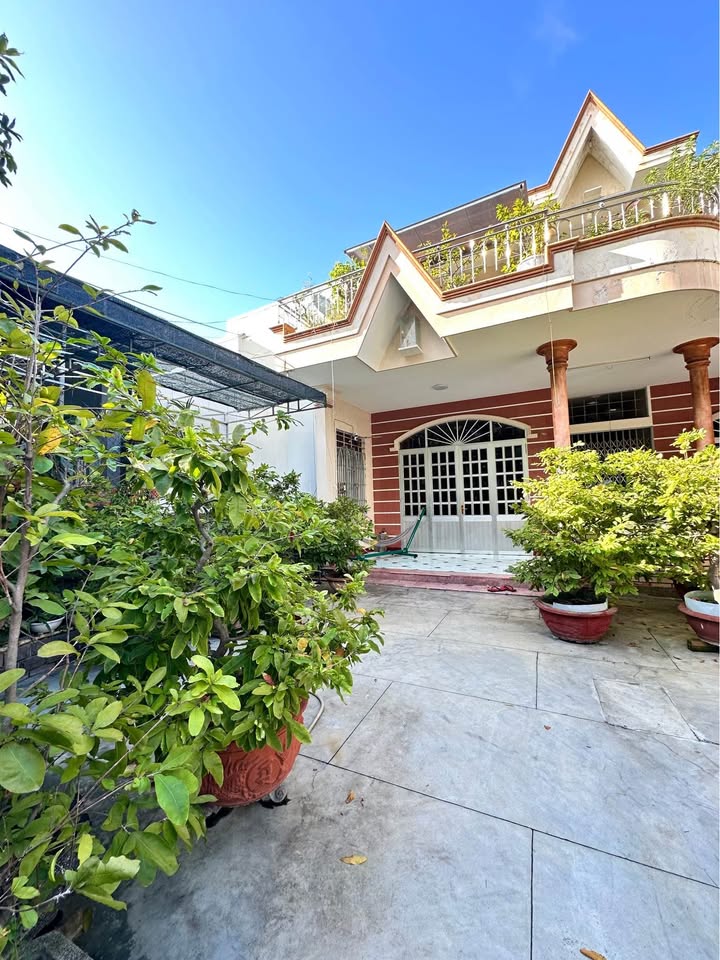 Đất nền Vĩnh Hòa Nha Trang 204.3m² giá 14.8 tỷ - Vị trí vàng gần biển!