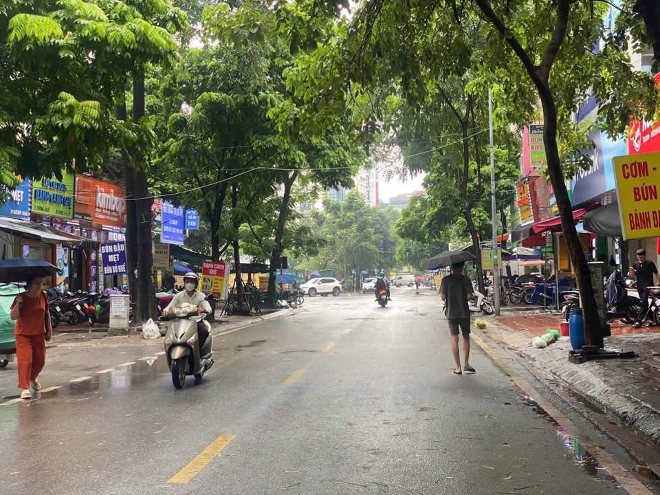 Nhà mặt phố Dương Khuê, Cầu Giấy 40m² giá 20 tỷ - Kinh doanh bất chấp!
