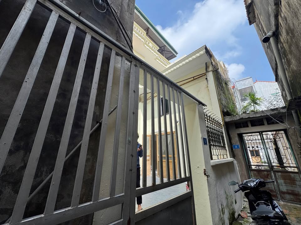 Nhà 3 tầng 108m² tại Đồng Kỵ, Từ Sơn - Giá chỉ 2 tỷ, sổ đỏ chính chủ!