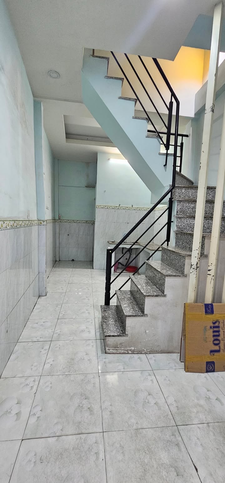 Nhà nguyên căn cho thuê đường Nguyễn Thị Xiếu quận 7, 24m² giá 6.5 triệu - Gần cầu Tân Thuận thuận tiện đi lại