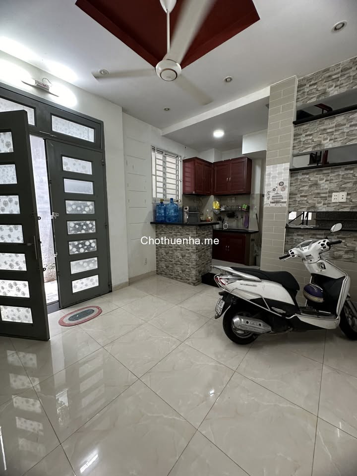 Nhà riêng cho thuê tại đường Lê Đại Hành, quận 11, 3 tầng - Tiện nghi sang trọng