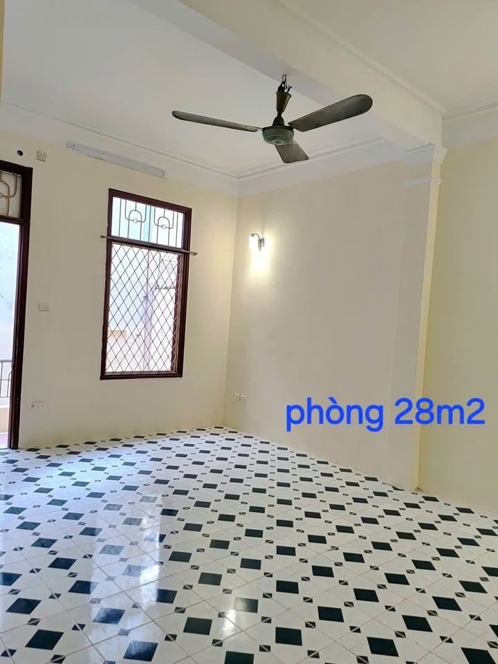 Văn phòng cho thuê tại Khâm Thiên, Đống Đa 55m² - Giá 9 triệu/tháng, sẵn sàng vào làm việc!