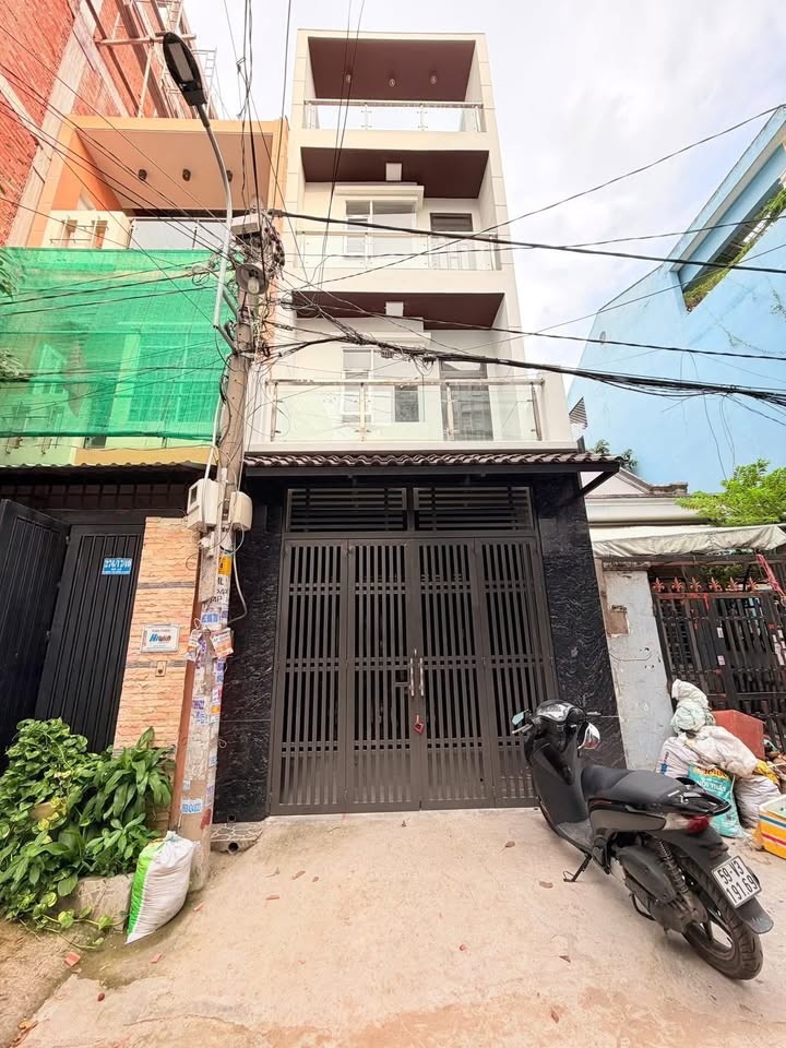 Nhà phố 80m² Bình Tân giá 7.4 tỷ - Hẻm ô tô tránh, 4 phòng ngủ