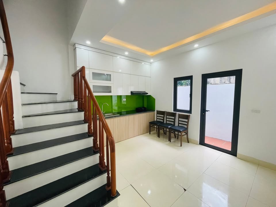 Nhà 4 tầng Đức Giang Hoài Đức 42m² giá 5 tỷ - Pháp lý rõ ràng, sẵn sàng ở ngay!