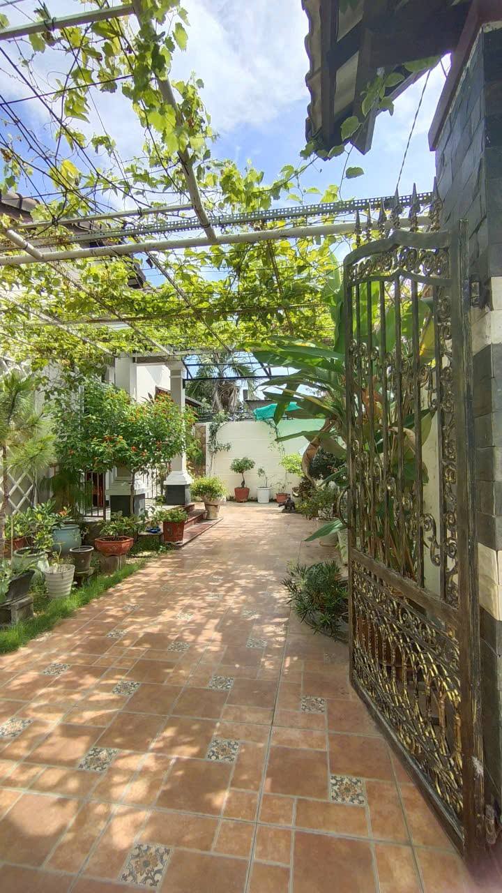 Nhà vườn mái thái tại Phong Nẫm, Phan Thiết 360m² giá 2.1 tỷ - Nội thất cơ bản tặng kèm!