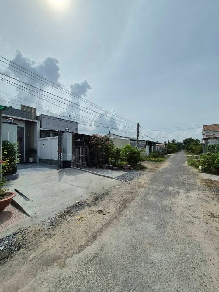 Nhà đẹp Long Khương, Hòa Thành, 120m² giá 1.28 tỷ - Thiết kế sang trọng và tiện nghi!