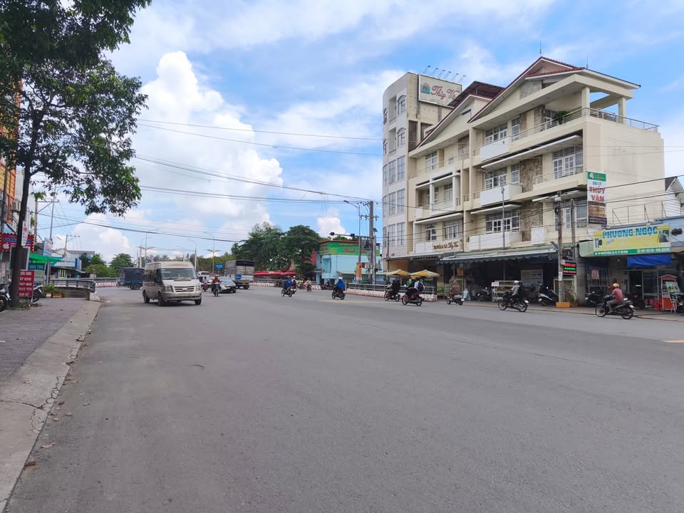 Nhà mặt tiền đường Nguyễn Đáng Trà Vinh 77m² giá 6 tỷ - Khu vực sầm uất, thuận tiện kinh doanh!