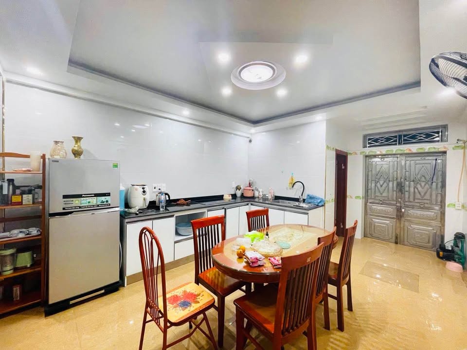 Nhà 5 tầng Lê Hồng Phong 60m² giá 8.6 tỷ - Thiết kế hiện đại, thoáng rộng!