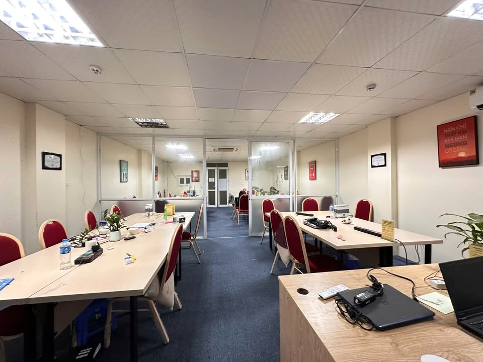 Cho thuê văn phòng Tô Vĩnh Diện Cầu Giấy 100m² giá 12 triệu - Sẵn sàng vào làm việc!
