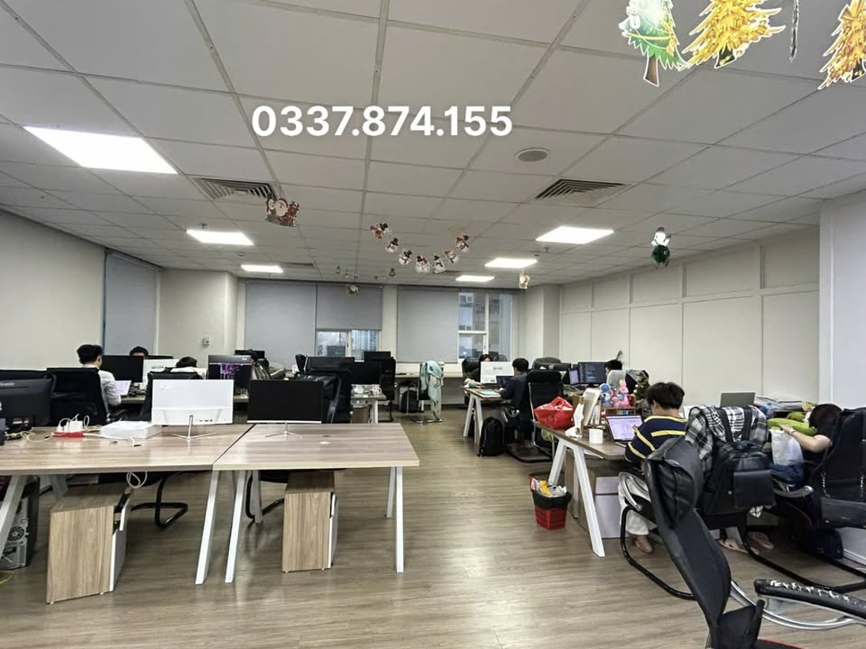 Văn phòng cho thuê tại Ngã Tư Sở - Nguyễn Trãi 180m² giá 36 triệu - View kính sang trọng!