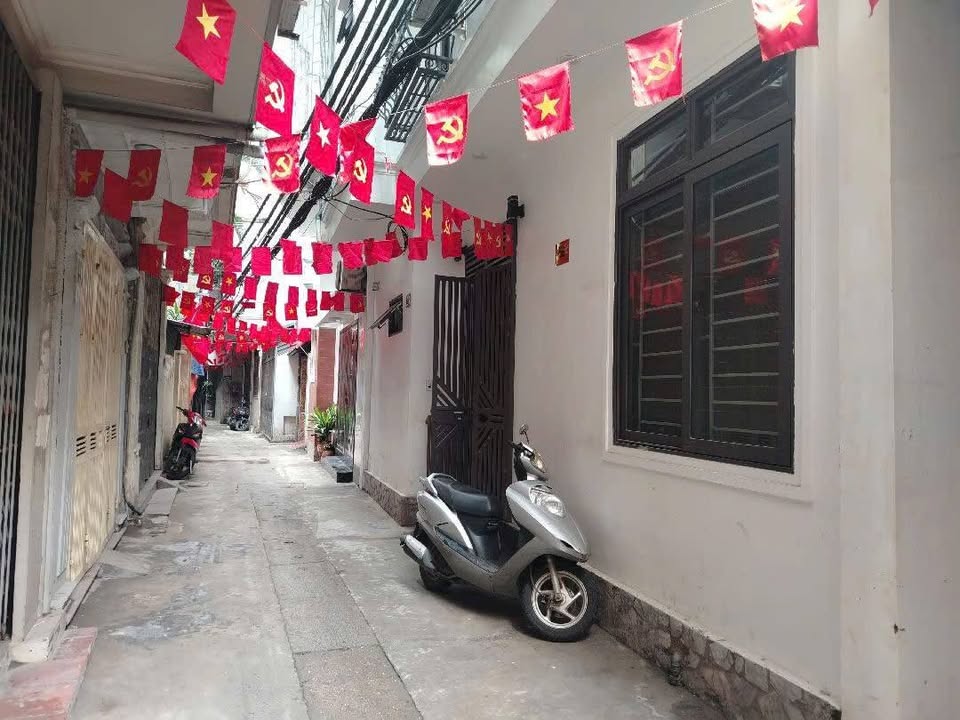 Nhà phố Ba Đình 32m² giá 12.3 tỷ - Mặt tiền kinh doanh đắc địa!