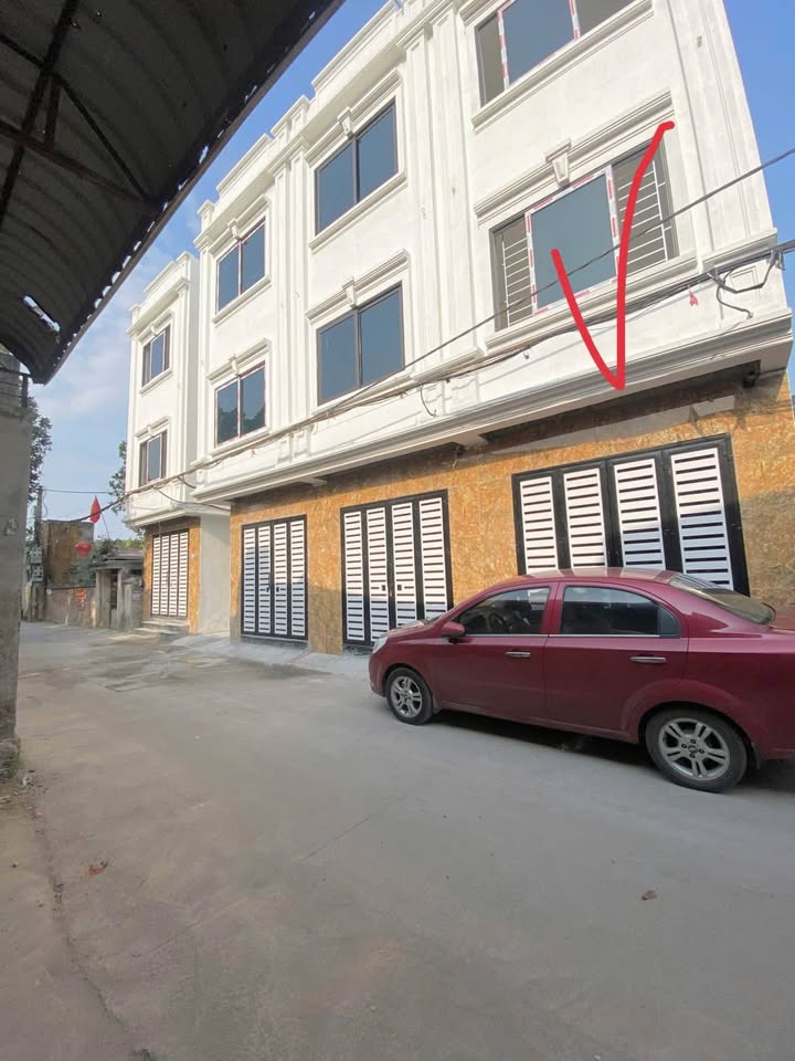 Shophouse Thụy Hương 32.7m² giá 2 tỷ - Đường rộng ô tô đỗ tận cửa!