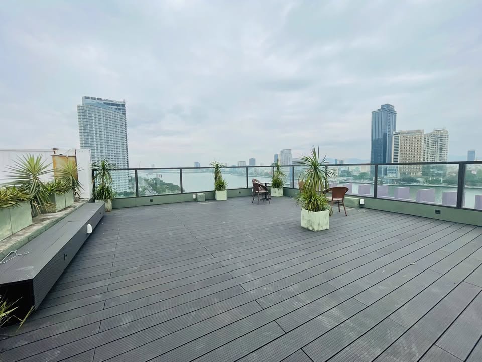 Cho thuê mặt bằng sân thượng Trần Hưng Đạo, Sơn Trà 170m² - View sông Hàn tuyệt đẹp!
