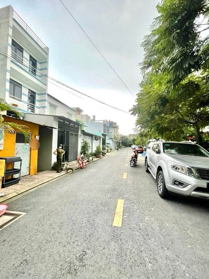 Dãy trọ 2 mặt tiền đường Tô Ký, quận 12, diện tích 80m² - Giá chỉ 6.7 tỷ hấp dẫn!