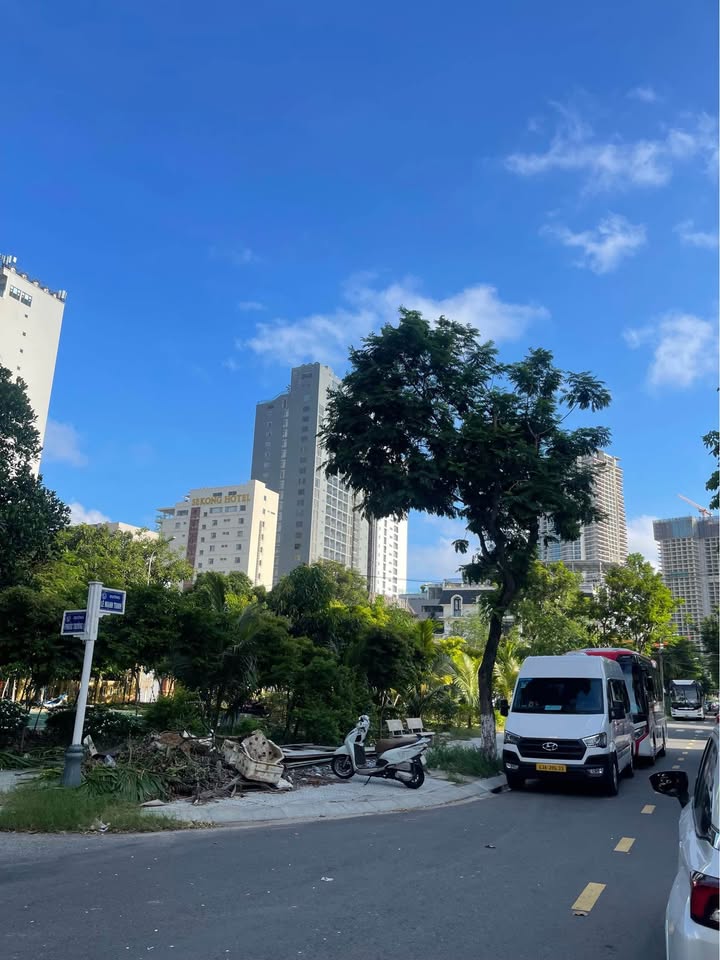 Bán nhà mặt tiền đường Nguyễn Văn Thoại, Đà Nẵng 196m² - Khu VIP du lịch chỉ 200m tới biển!