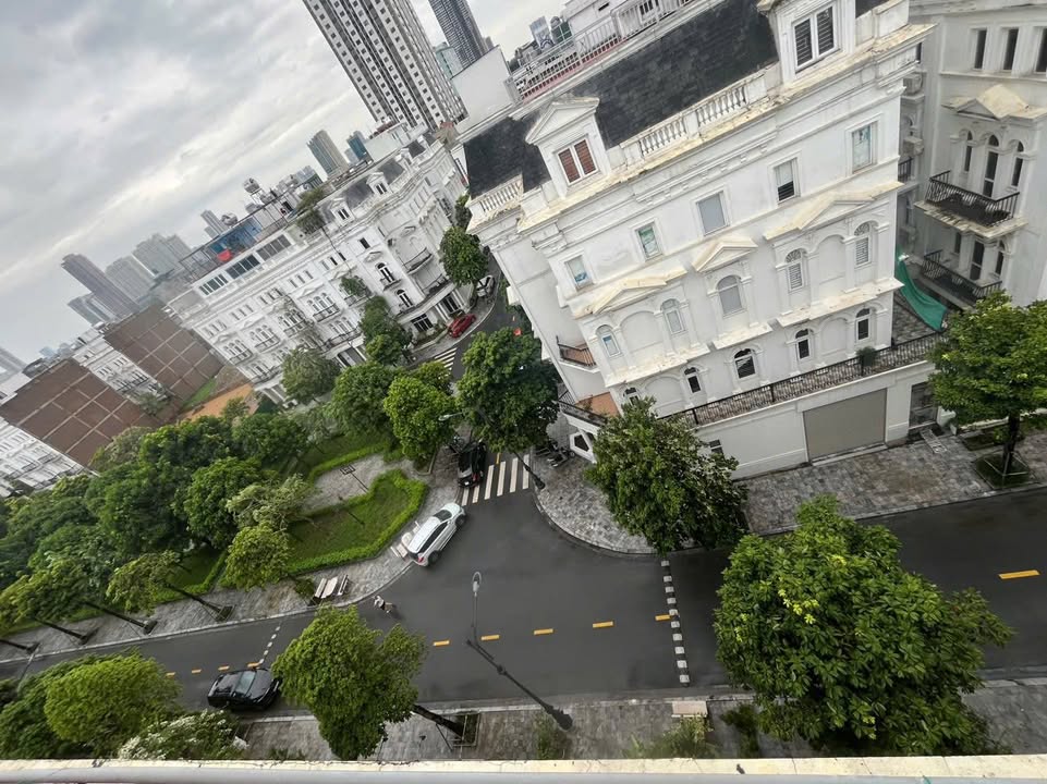 Townhouse Lk Luis Đại Mỗ 100m² giá 30 tỷ - Hoàn thiện thang máy, vị trí đẹp!