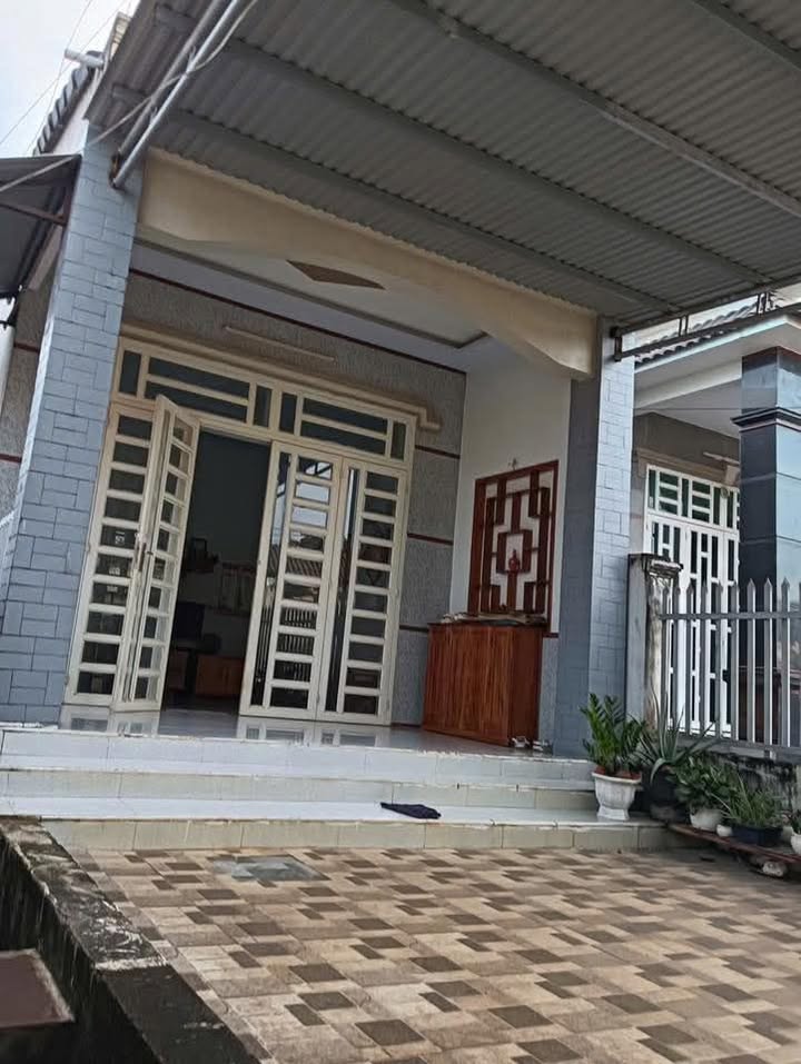 Nhà cấp 4 Tân Tiến, Đồng Phú, 250m² giá 1.2 tỷ - Tiện ích xung quanh tuyệt vời!