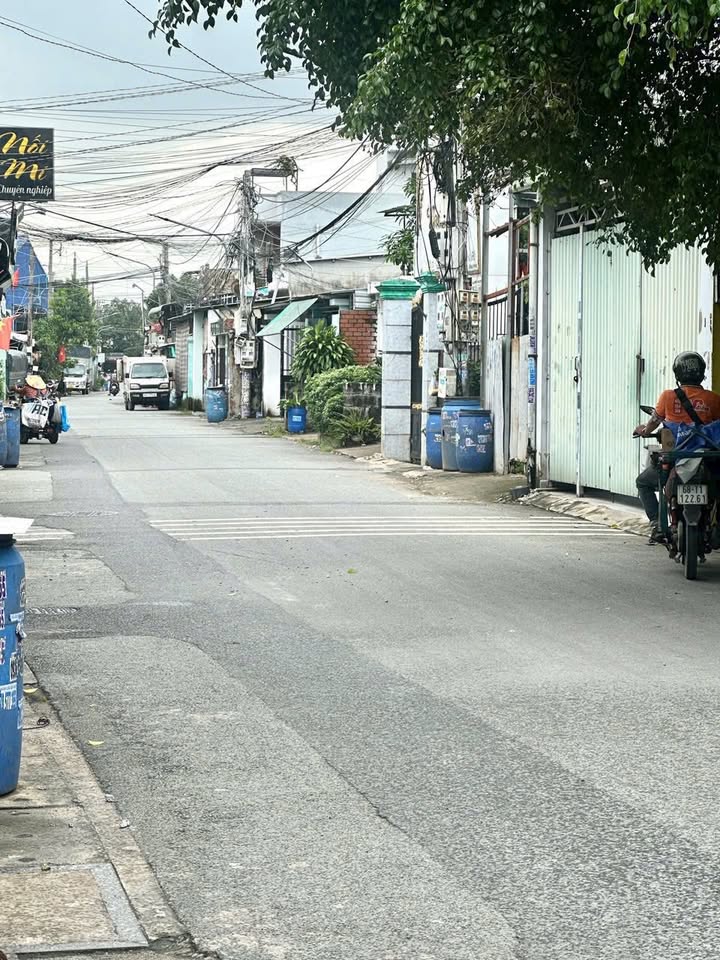 Đất nền Dĩ An 110m² giá 3,9 tỷ - Khu dân trí cao, an ninh tốt!