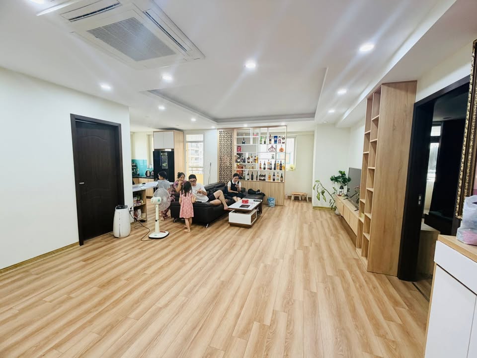 Căn hộ chung cư 151 Nguyễn Đức Cảnh 122m² giá thương lượng - Căn góc 3 mặt thoáng